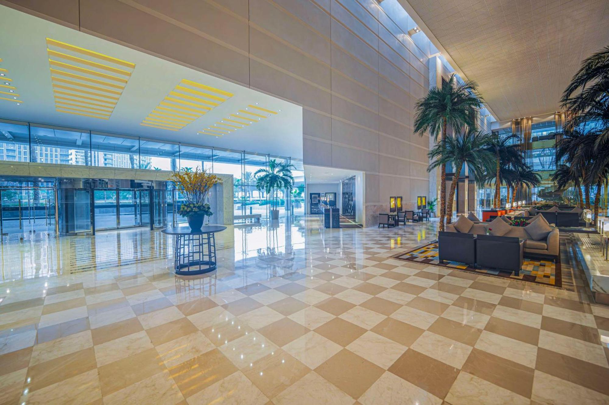 Hyatt Regency Dubai - Corniche Hotel Exterior photo