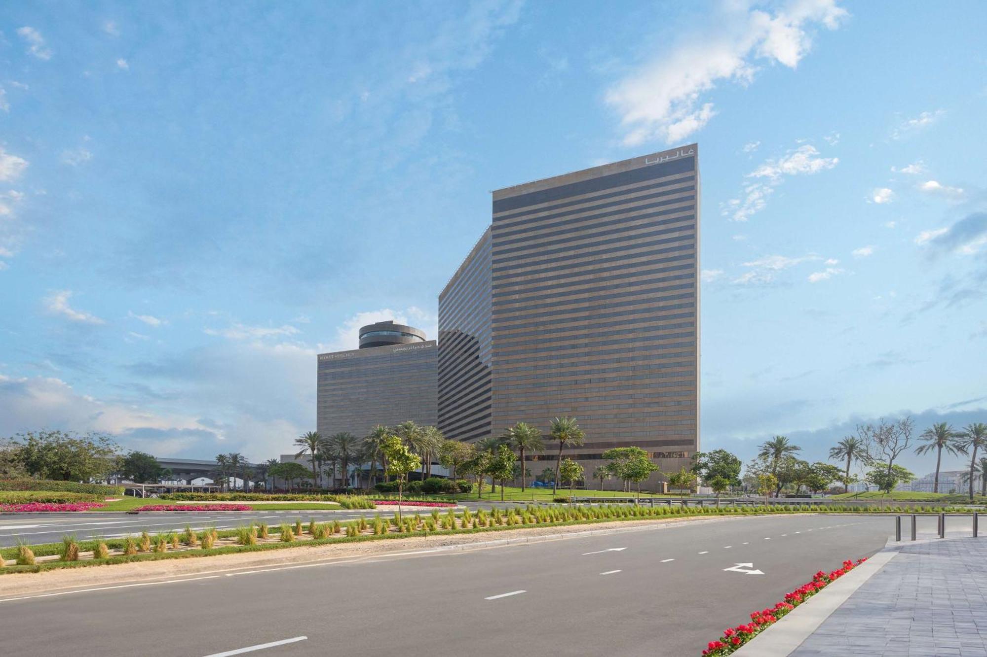 Hyatt Regency Dubai - Corniche Hotel Exterior photo